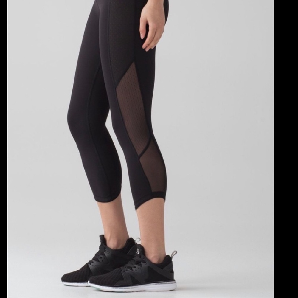 Lululemon Body Con Crop